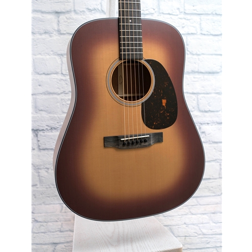 MARTIN D-18 SATIN AMBERBURST GUITAR