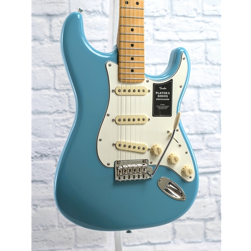 FENDER PLAYER II STRATOCASTER- AQUATONE BLUE- MAPLE NECK