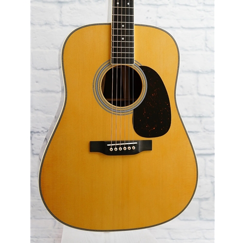 MARTIN HD35 ACOUSTIC GUITAR