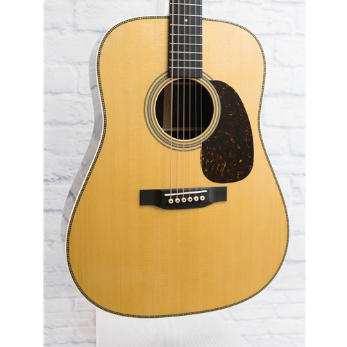 MARTIN STANDARD SERIES HD-28